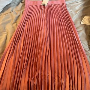 Sold❗️Pink midi skirt never worn